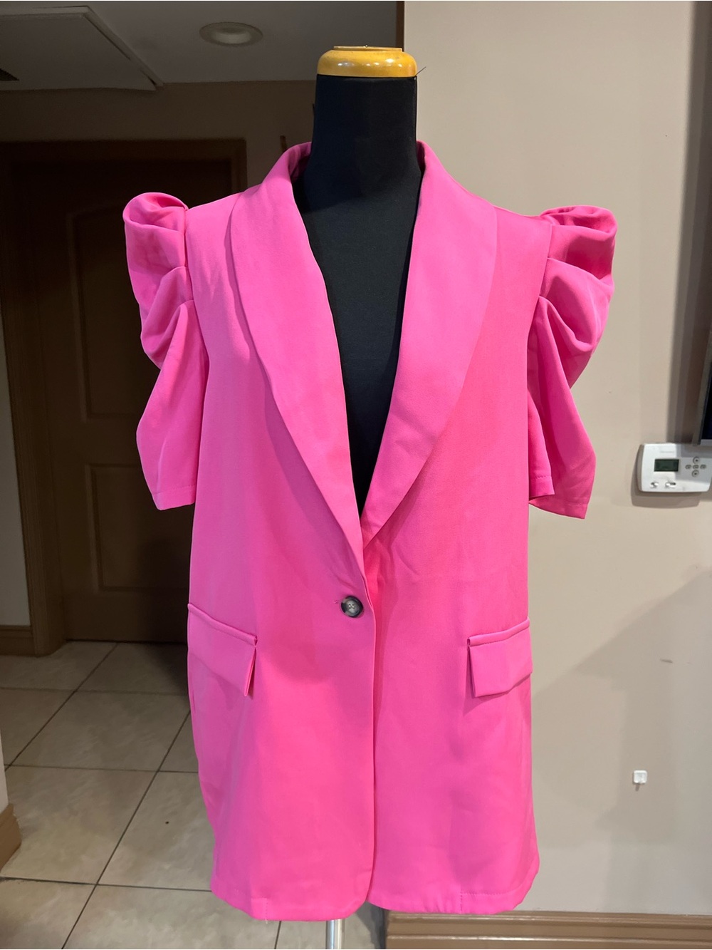 SHEIN Hot Pink Puff Sleeve Single-Button Blazer - Picture 3 of 6